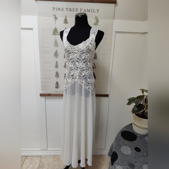 Victoria's Secret Cream Lace & Chiffon Maxi Nightgown L - Bridal Satin Bow - Picture 4 of 10